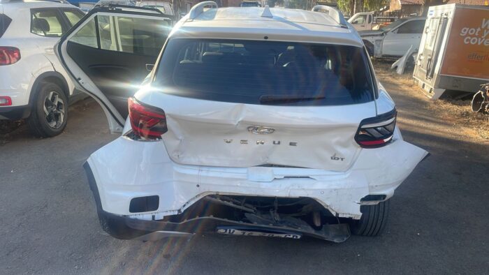 HYUNDAI VENUE 1.0 - Image 2