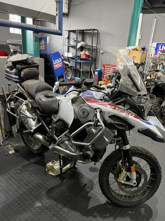BMW R1250 GS ADVENTURE - Image 2