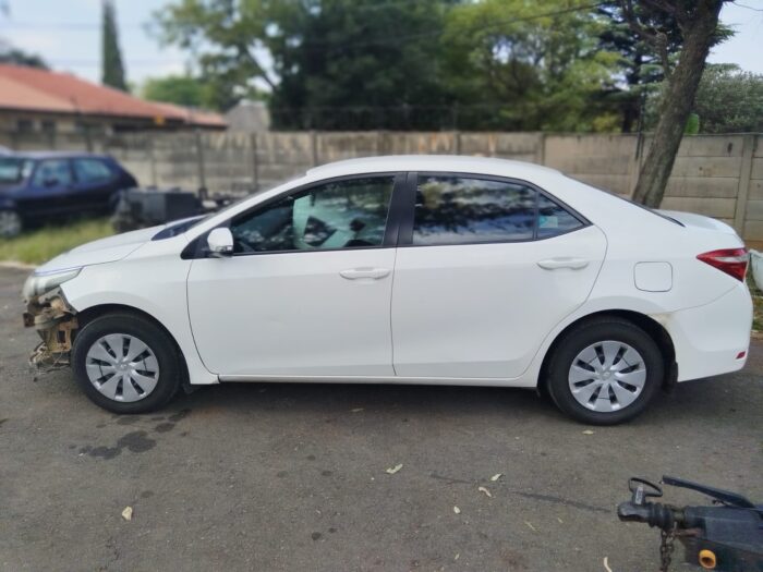 TOYOTA COROLLA - Image 4