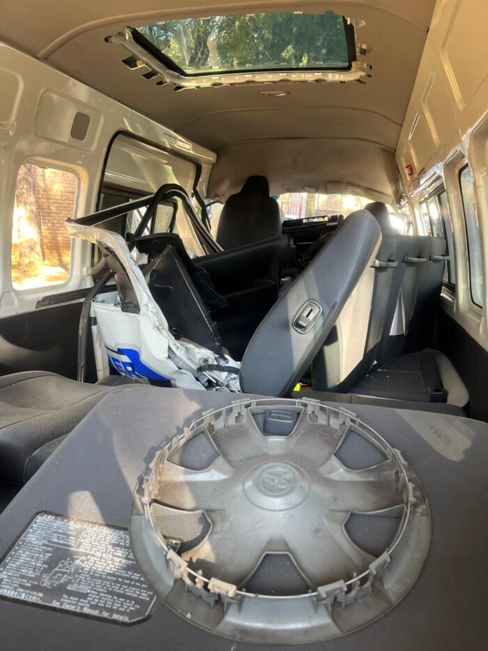 TOYOTA QUANTUM - Image 5