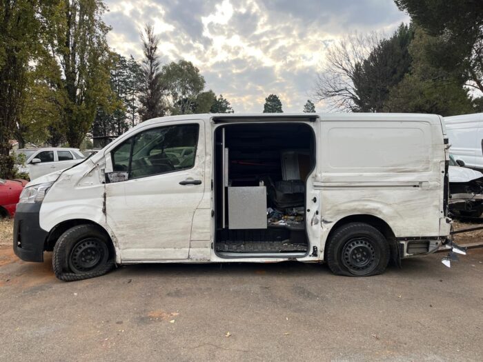 TOYOTA QUANTUM 2.8 PANELVAN - Image 5