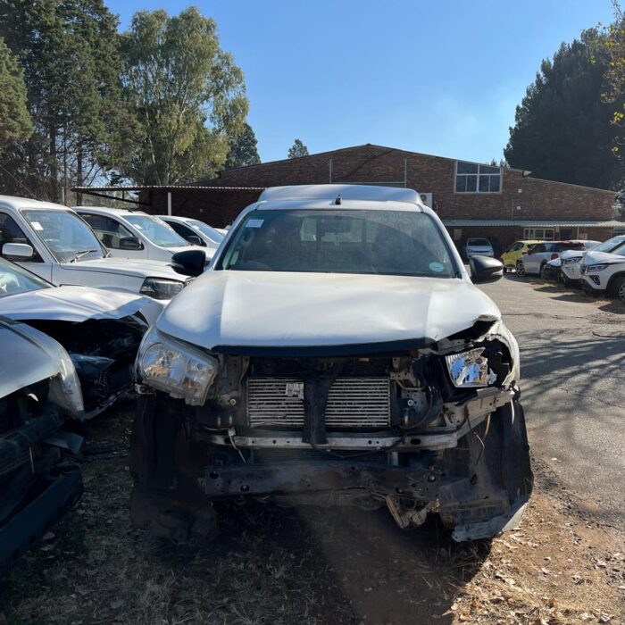 TOYOTA HILUX 2.4