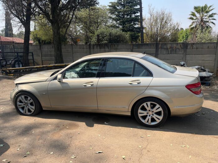MERCEDES-BENZ C180K - Image 8