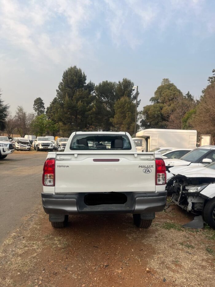 TOYOTA HILUX - Image 7