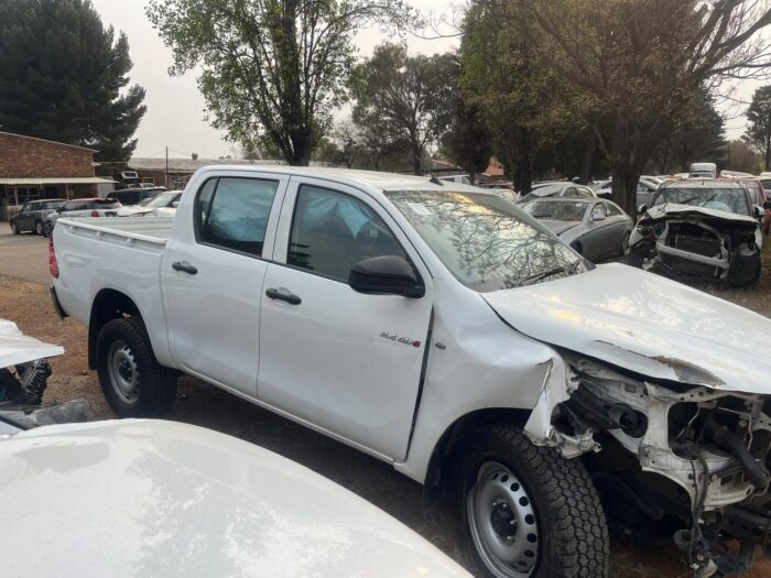 TOYOTA HILUX - Image 4