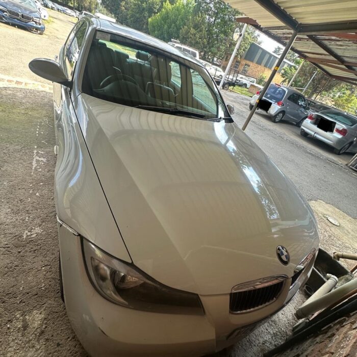 BMW 323i