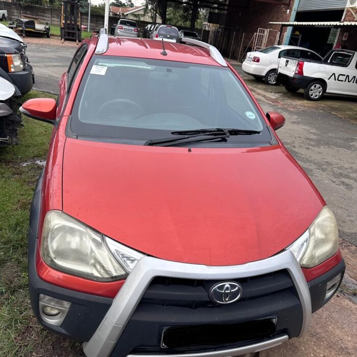 TOYOTA ETIOS CROSS